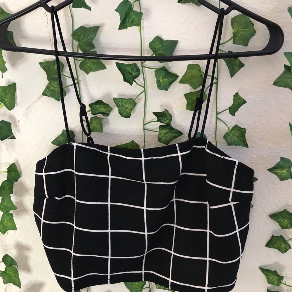 clothes - Picture 15 of 16